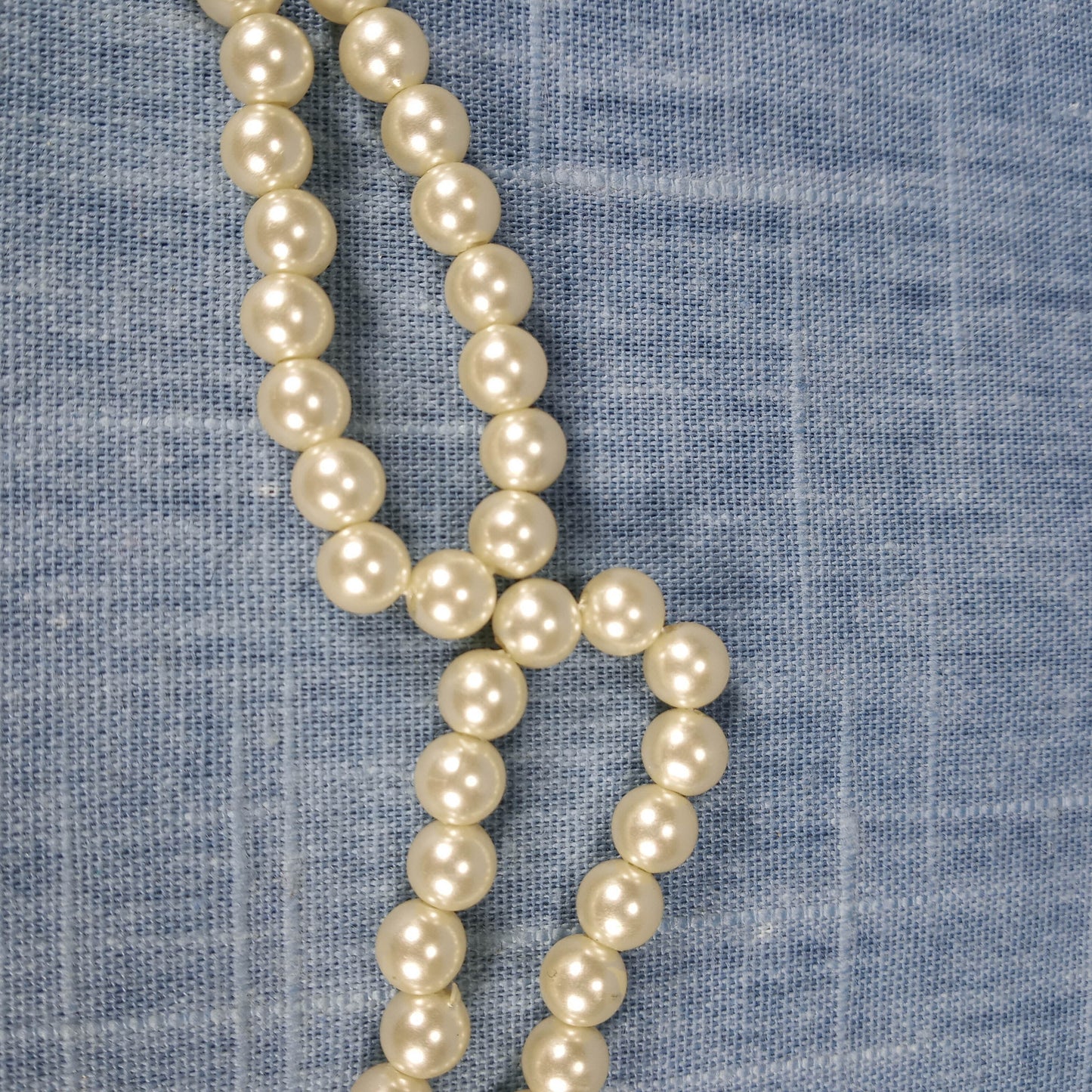 1970s Vintage Necklace: Single Continuous String of White Pearl Beads