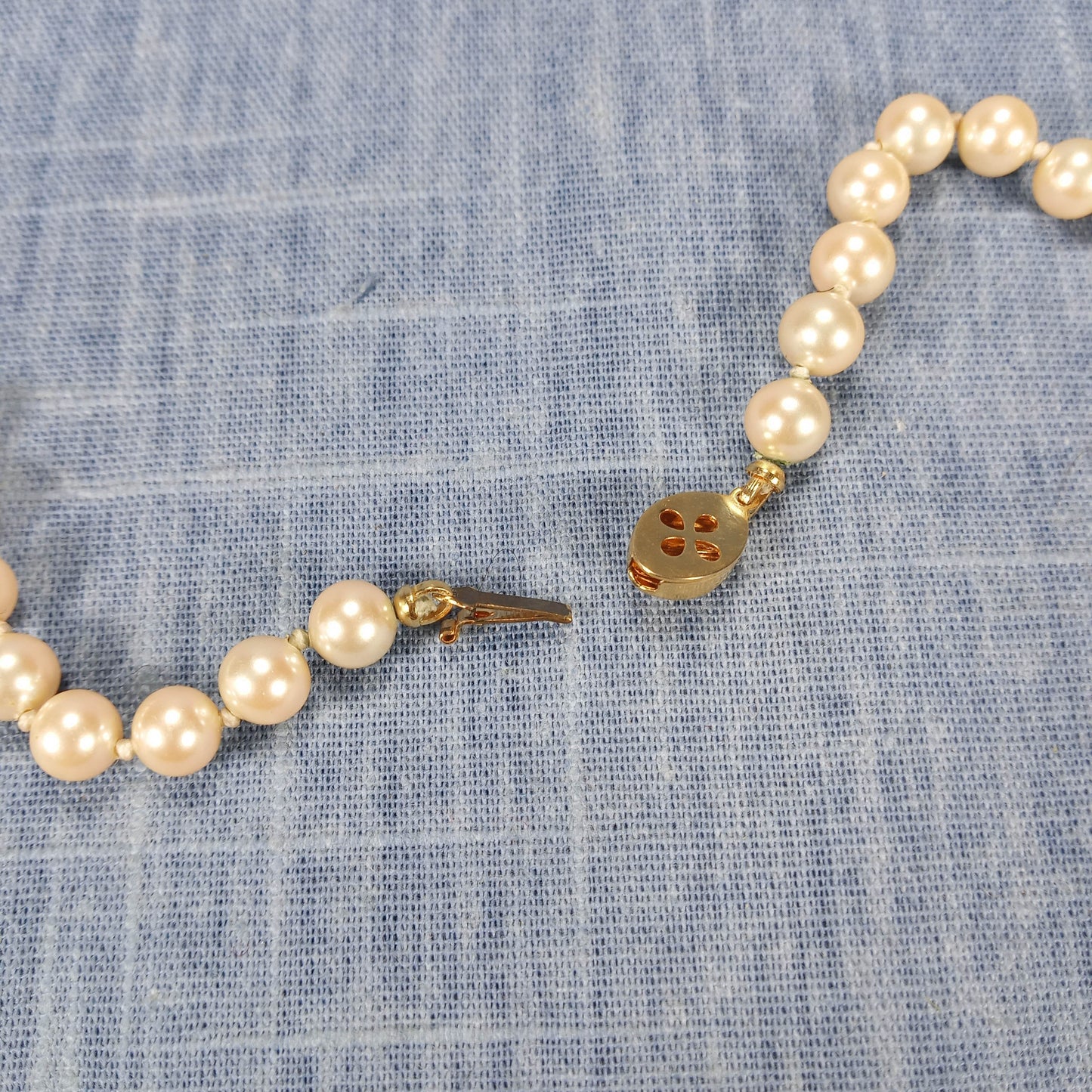 1950s Vintage Necklace with a Single String of Pearl Beads