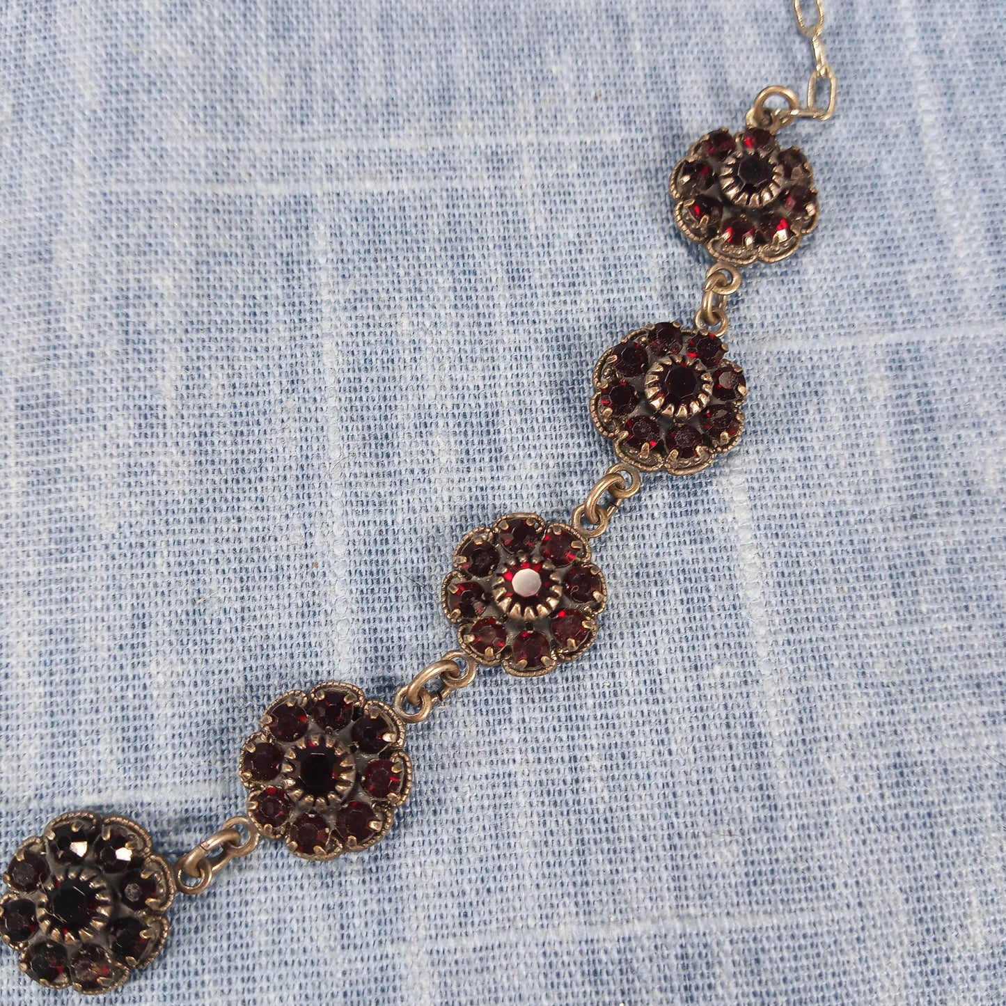 1940s Vintage Necklace with a Single Strand of Red Rhinestone Starbursts