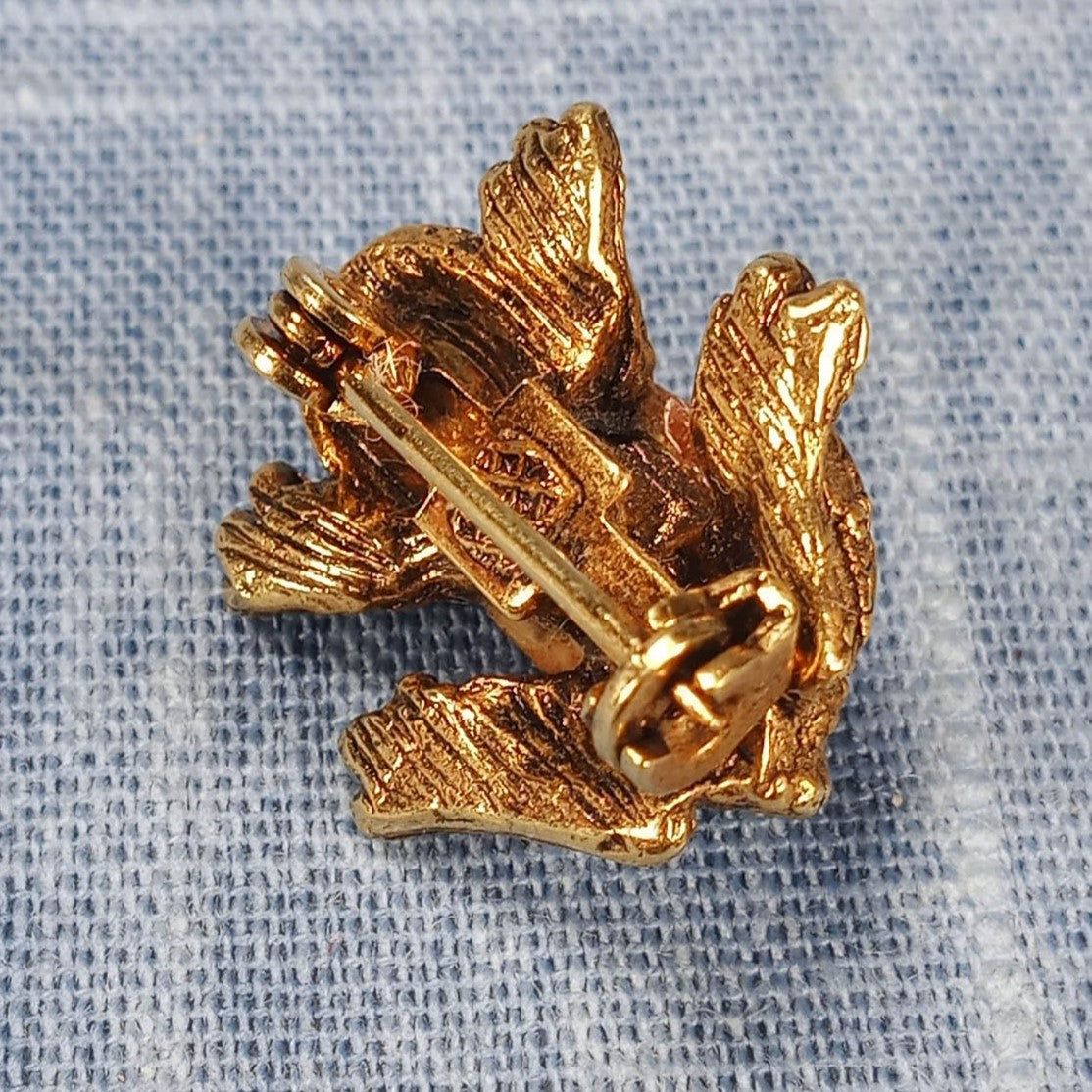 1950s Vintage Frog Pin with Green Eyes