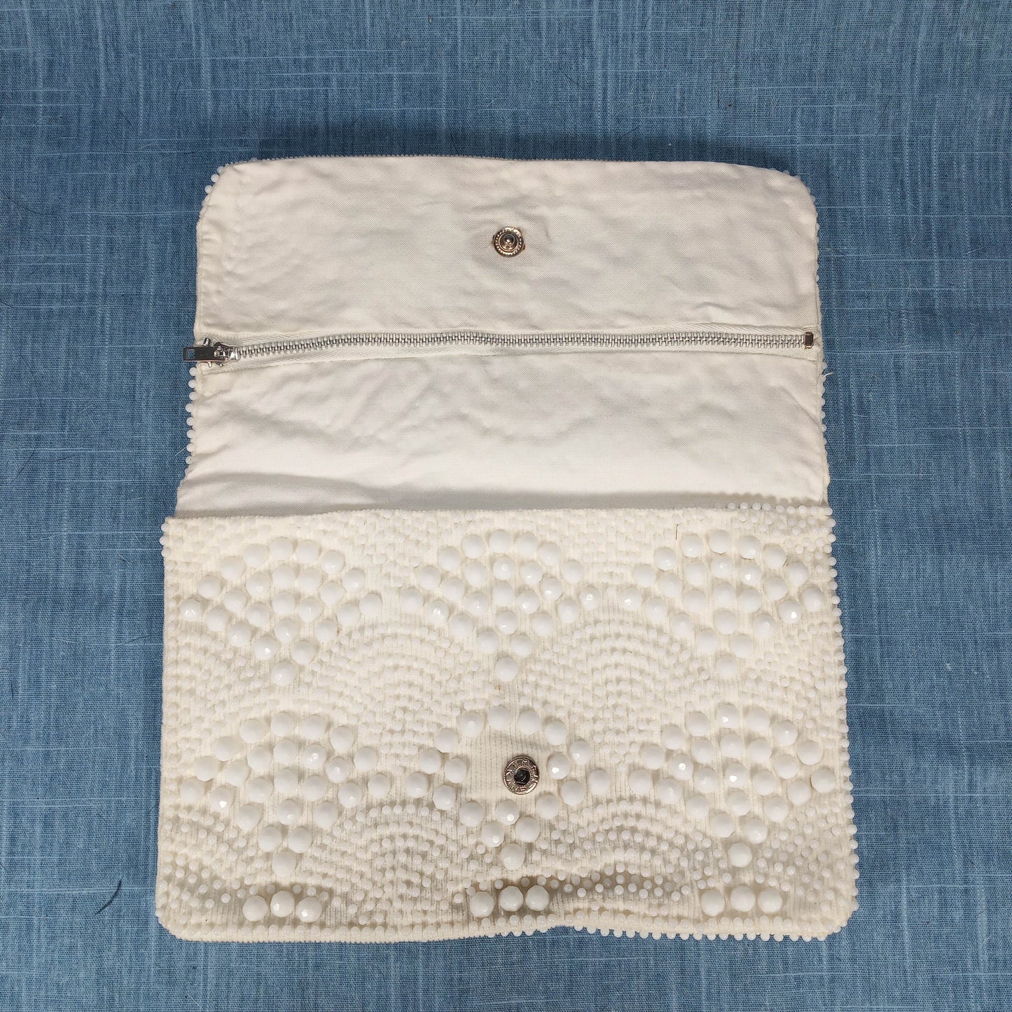 1950s Cream Hob Knob Beaded Clutch from Hong Kong