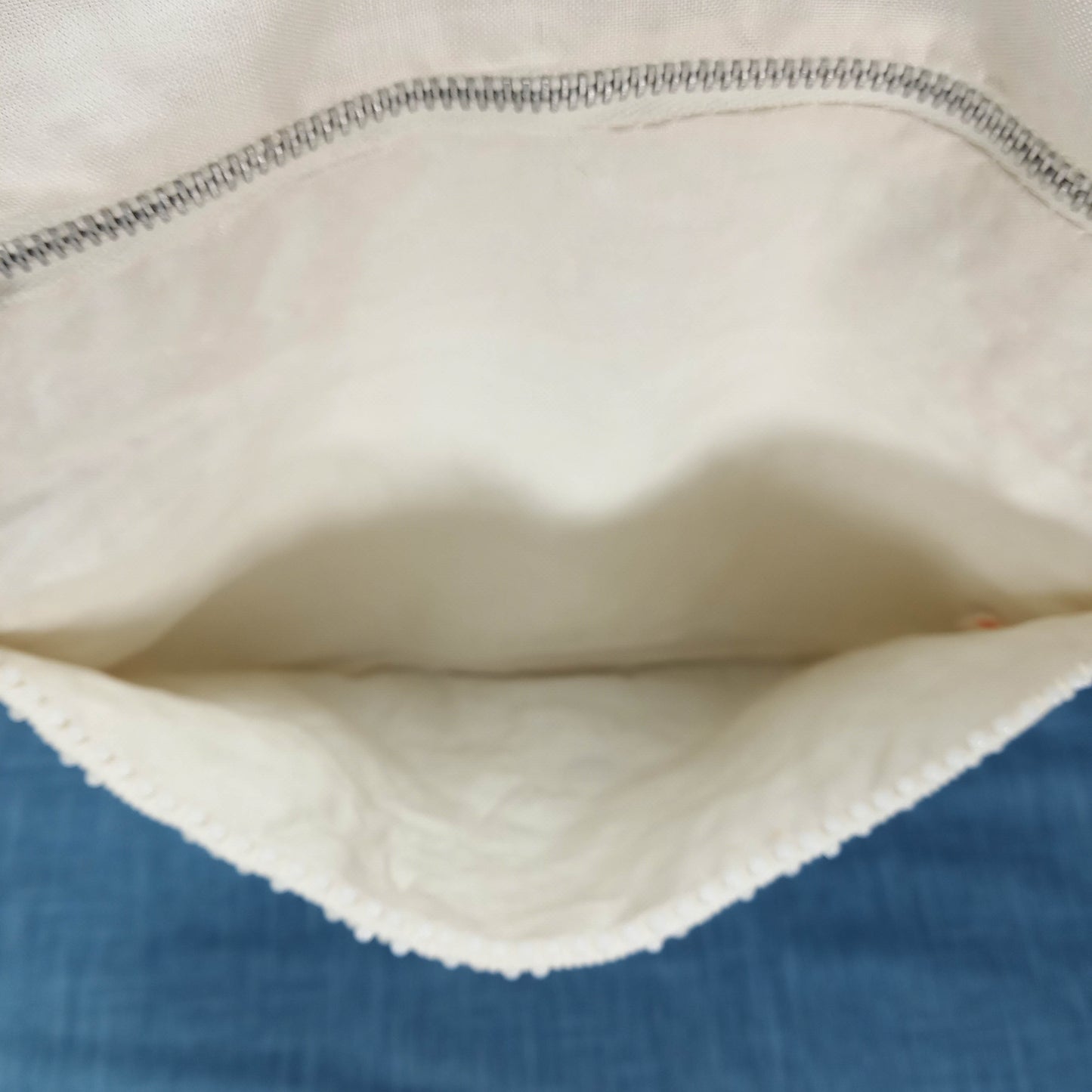 1950s Cream Hob Knob Beaded Clutch from Hong Kong