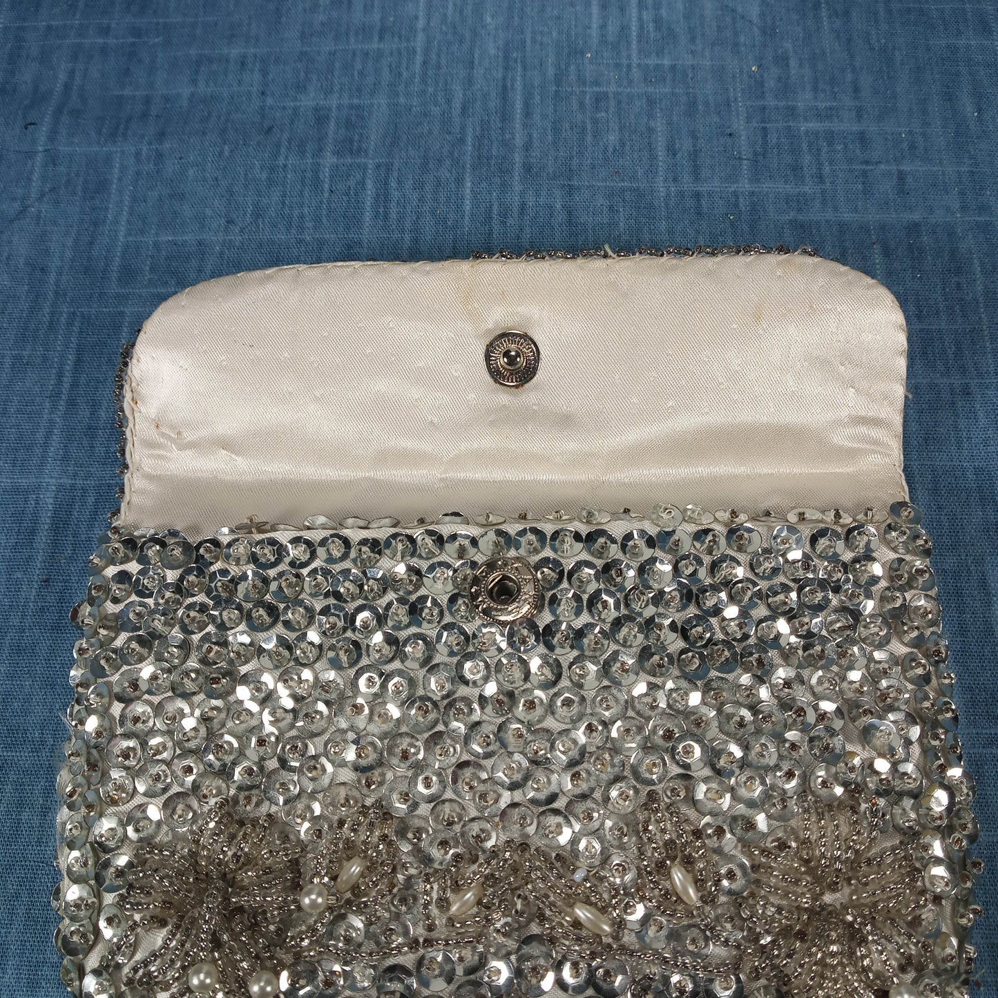 1950s Silver Hand Made Beaded Satin Evening Clutch/Wallet – Hong Kong