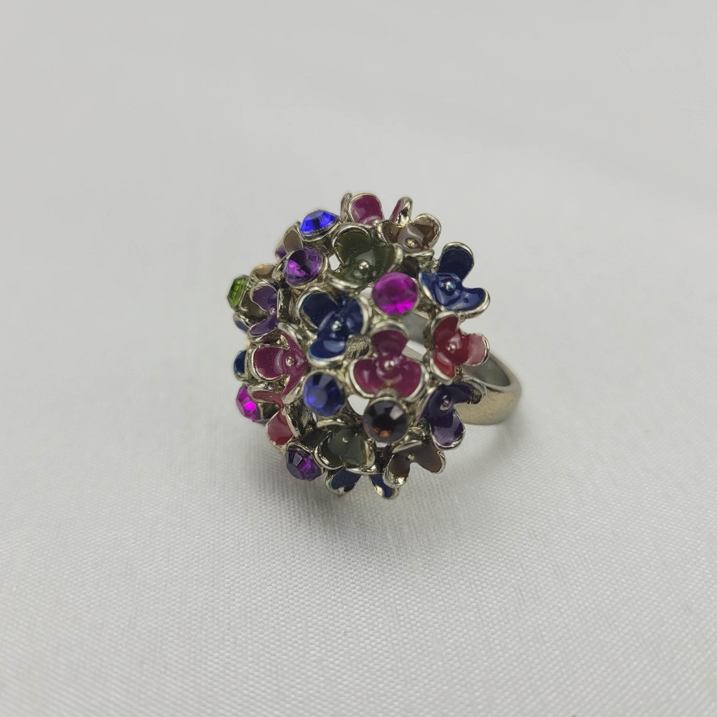 1960's Vintage Dome Ring with Rhinestones and Flowers