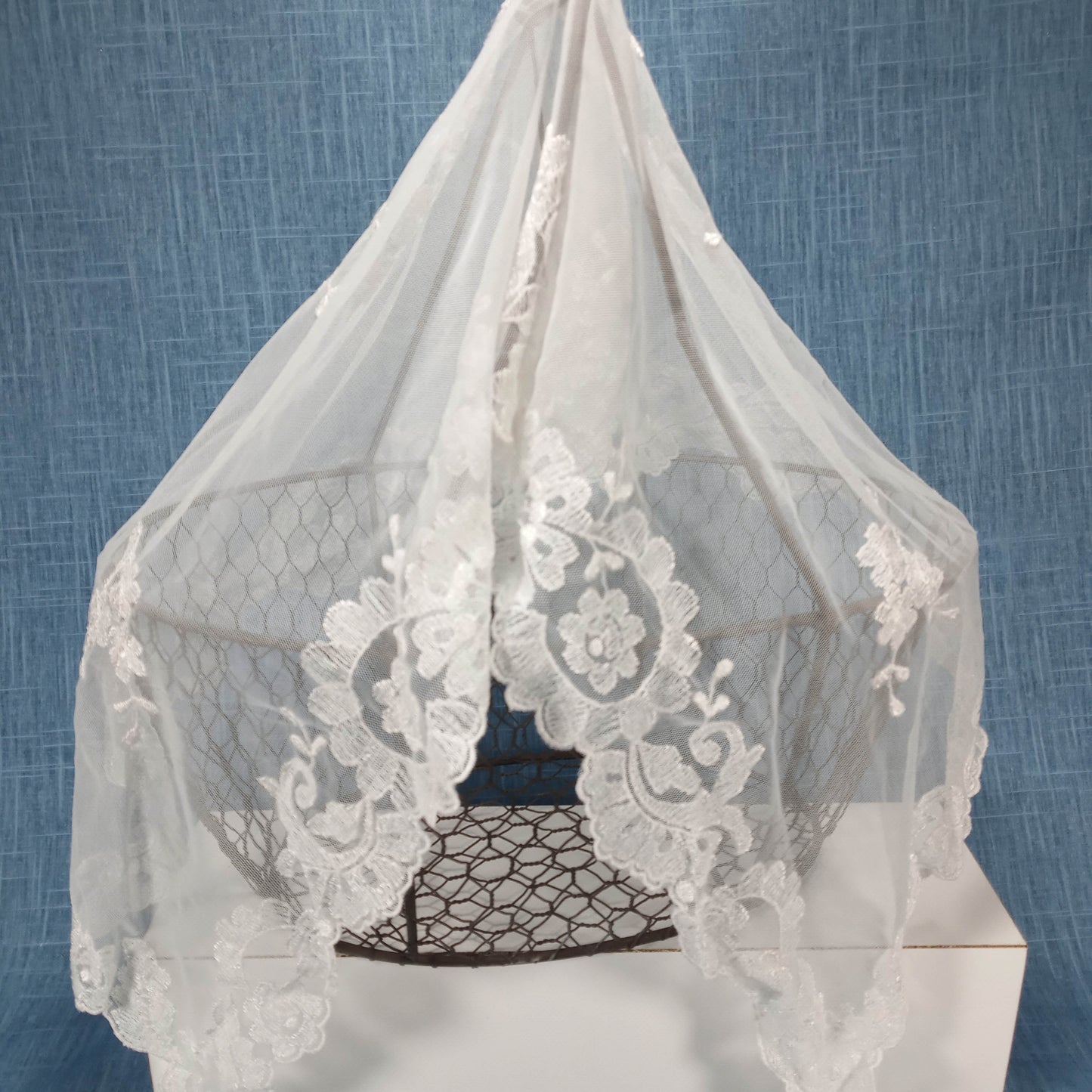 1950s White Lace Piano Shawl