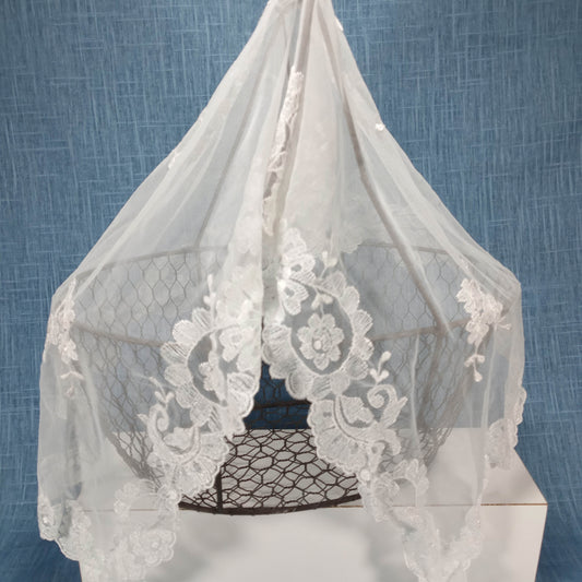 1950s Vintage White Lace Piano Shawl