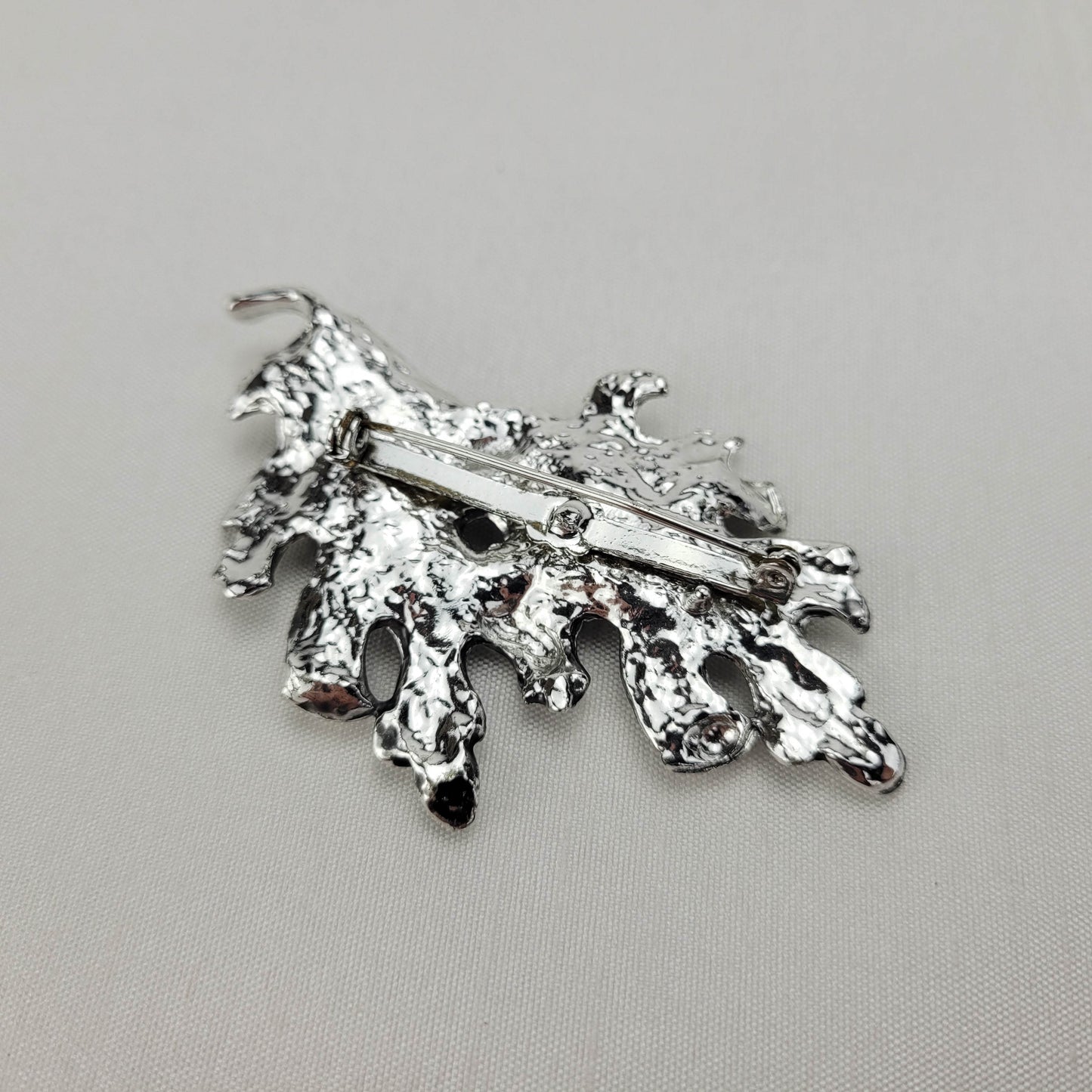 1970s Silver Tone Metal Leaf Brooch and Earrings Set