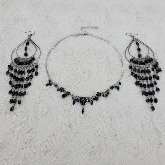 1970s Vintage Black Stone and Silver Tone Metal Necklace and Hoop Earring Set