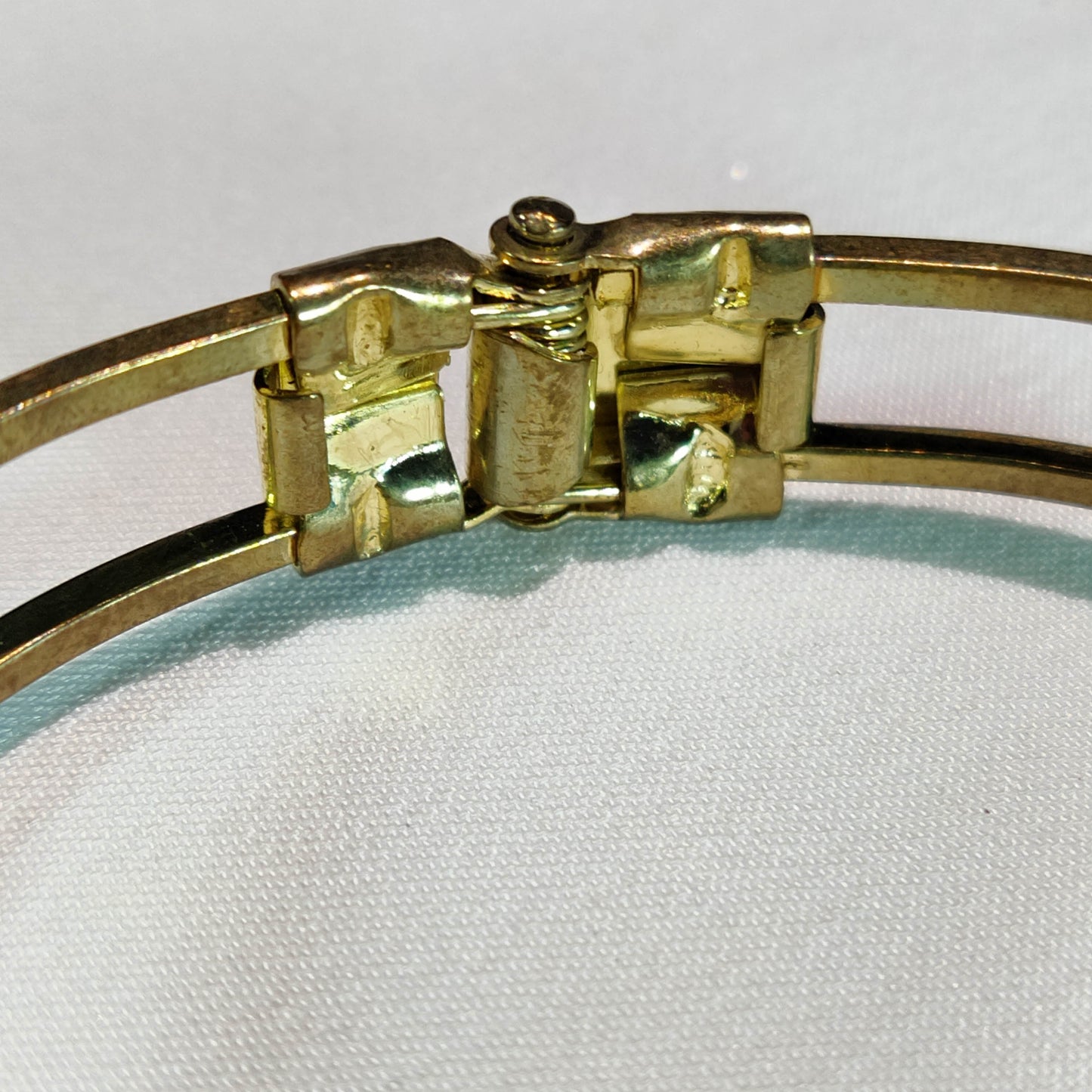 1960's Gold Tone Metal Clamper Bracelet with Rhinestone Flower