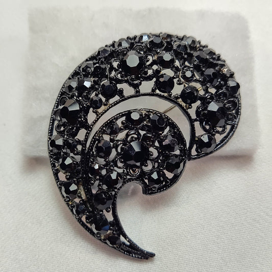 1940s Vintage Black Rhinestone Swirl Mourning Brooch