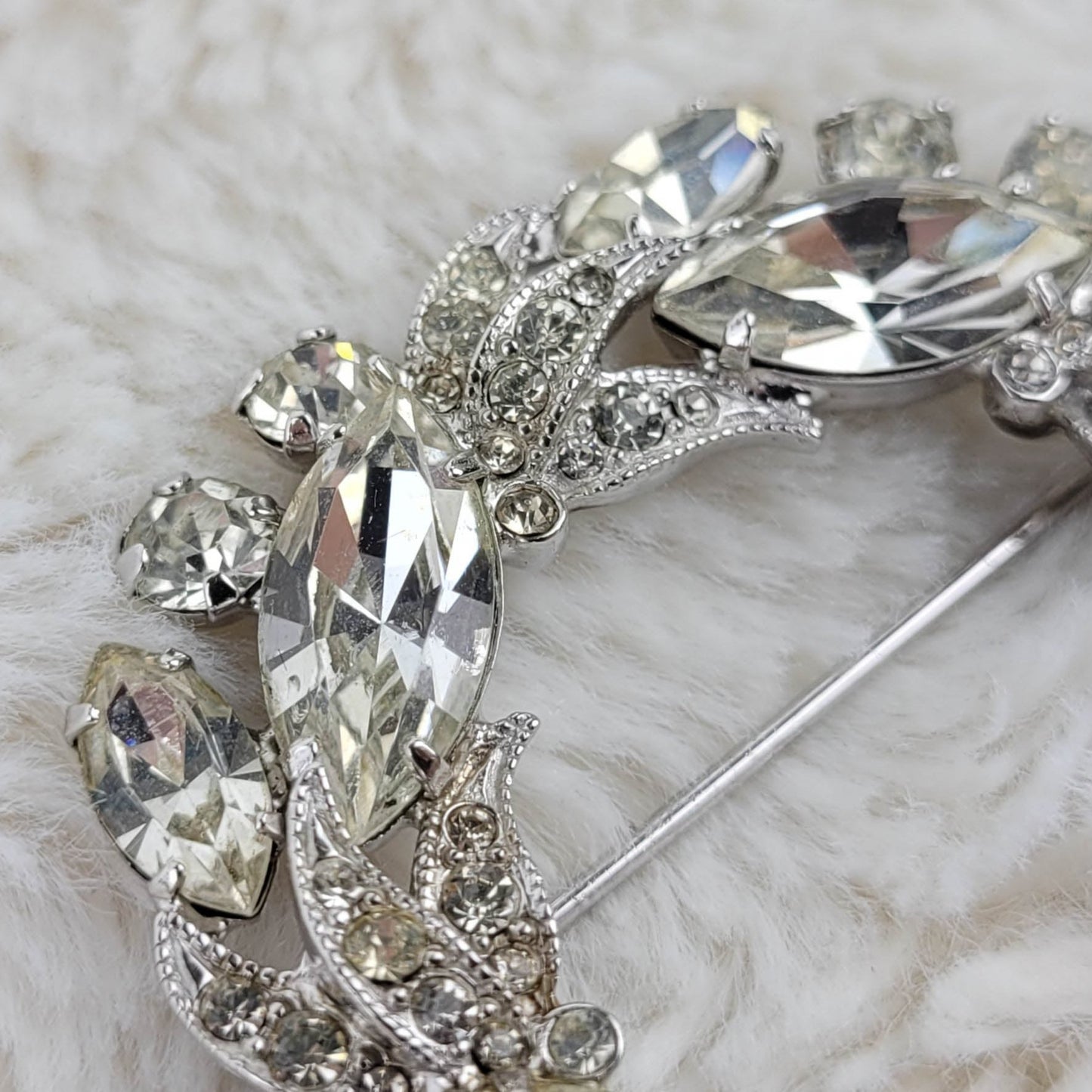 1950's Clear Ice Rhinestone Circular Pin by Eisenberg