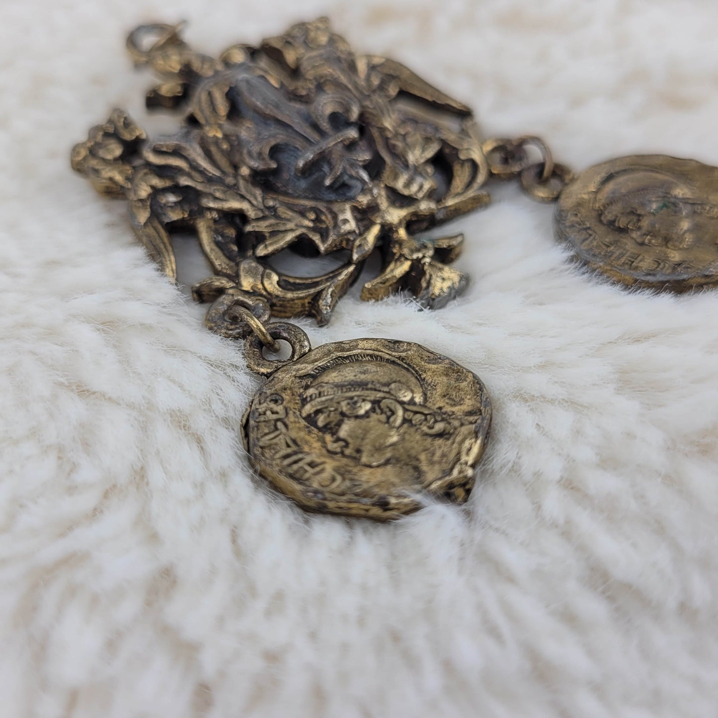 1930's Gold Tone Metal Fleur Delis Coin Pendant Pin