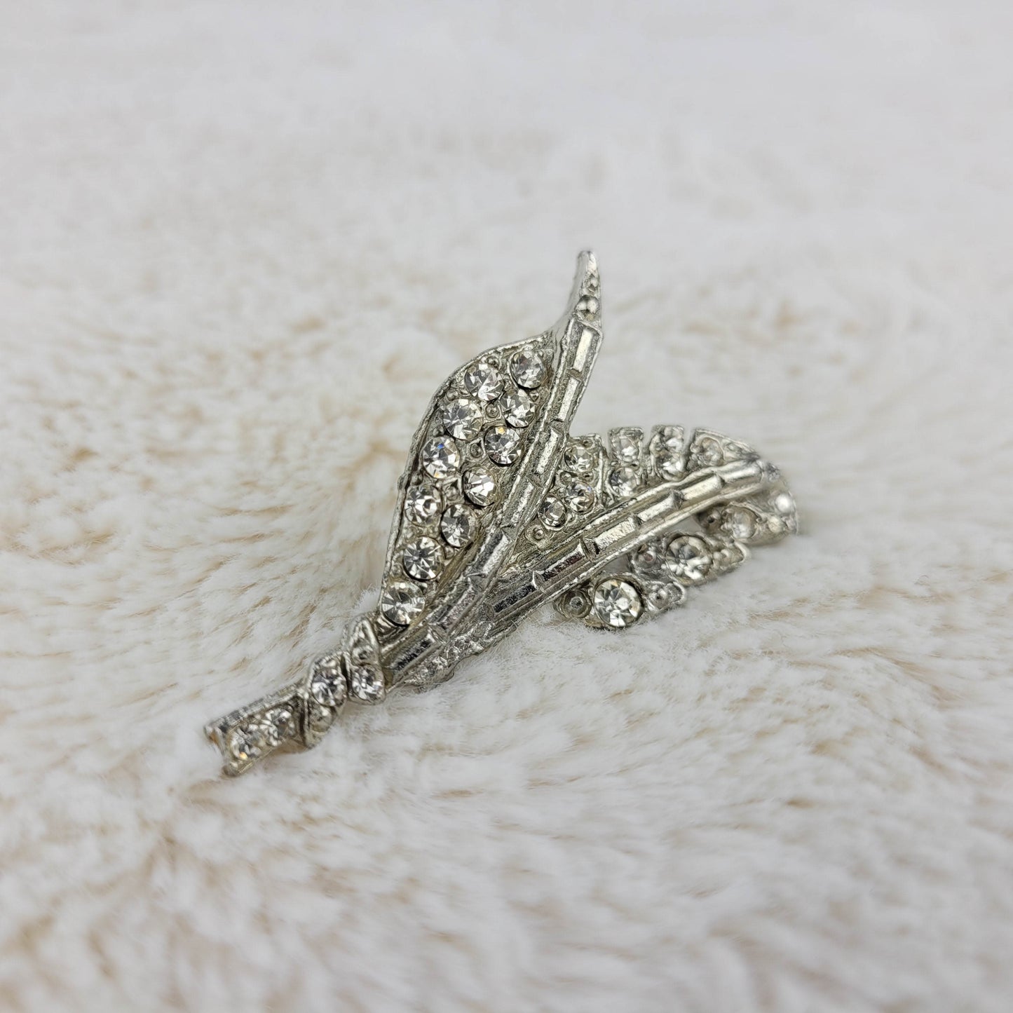 1930's Silver Tone Clear Rhinestone Leaf Spray Pin