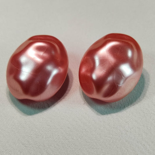 1960s Vintage Clip Earrings with Plum Pearlescence Buttons from Hong Kong