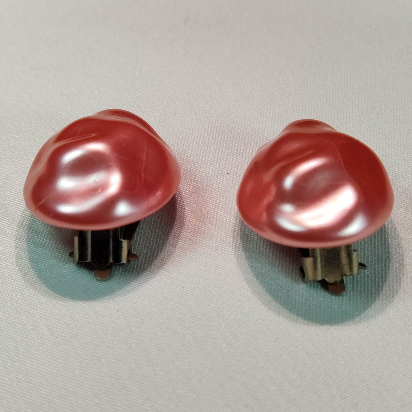 1960's Plumb Pearlescence Button Clip Earrings from Hong Kong