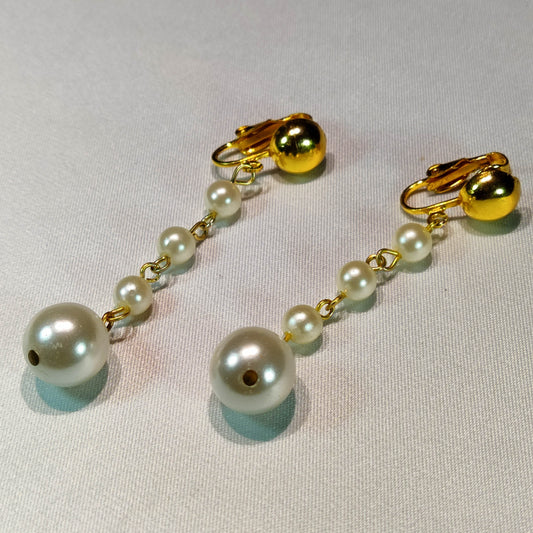 1960's Vintage Pearl Bead Chain Drop Screwback Earrings