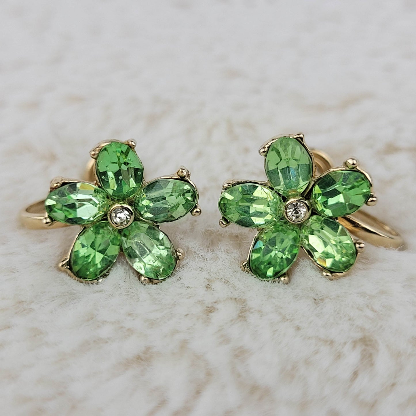 1950's Green Rhinestone Flower Screw Back Earrings