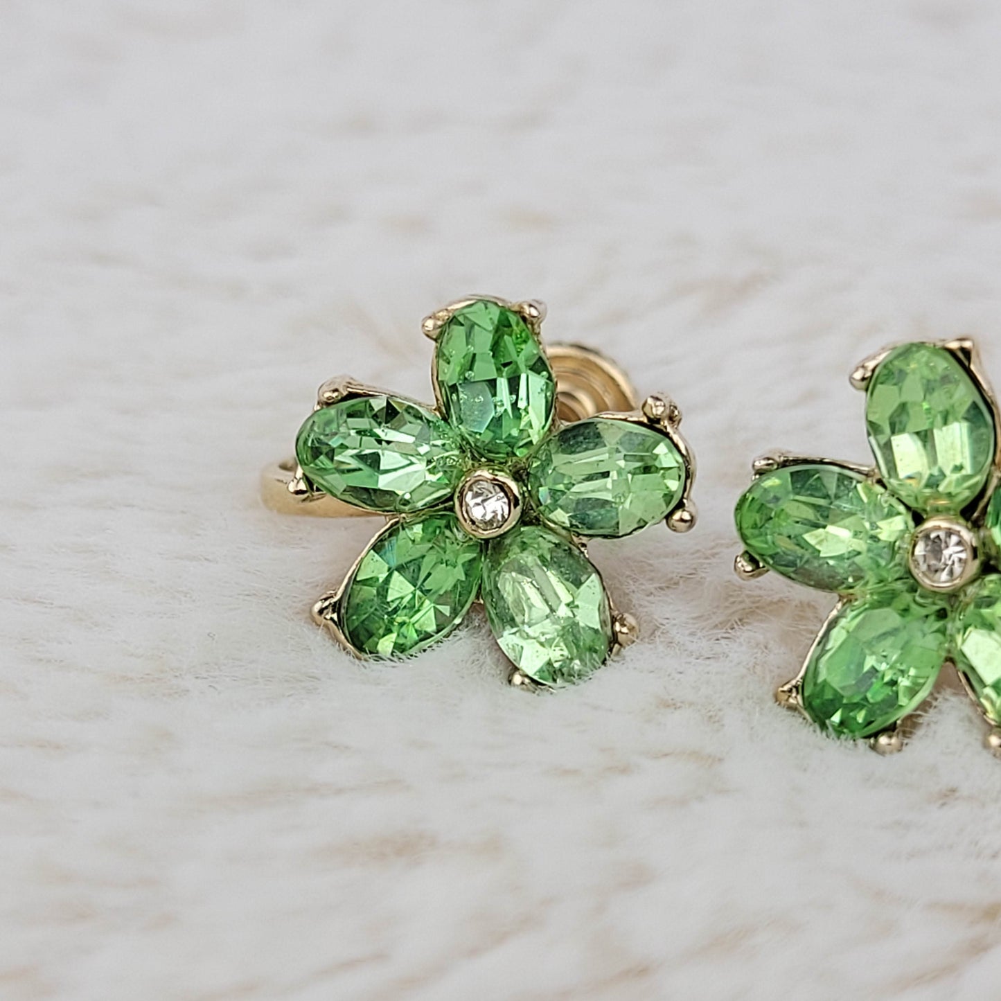 1950's Green Rhinestone Flower Screw Back Earrings