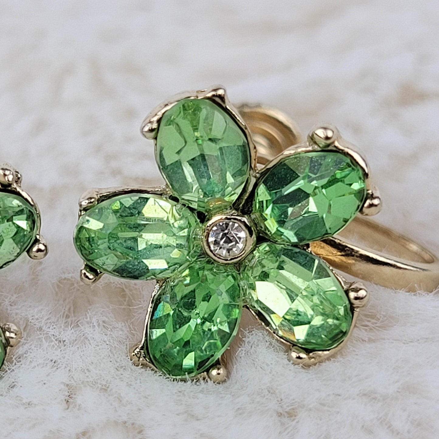 1950's Green Rhinestone Flower Screw Back Earrings