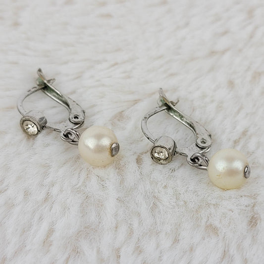 1940's Vintage Single Pearl Bead Drop Hook Earrings