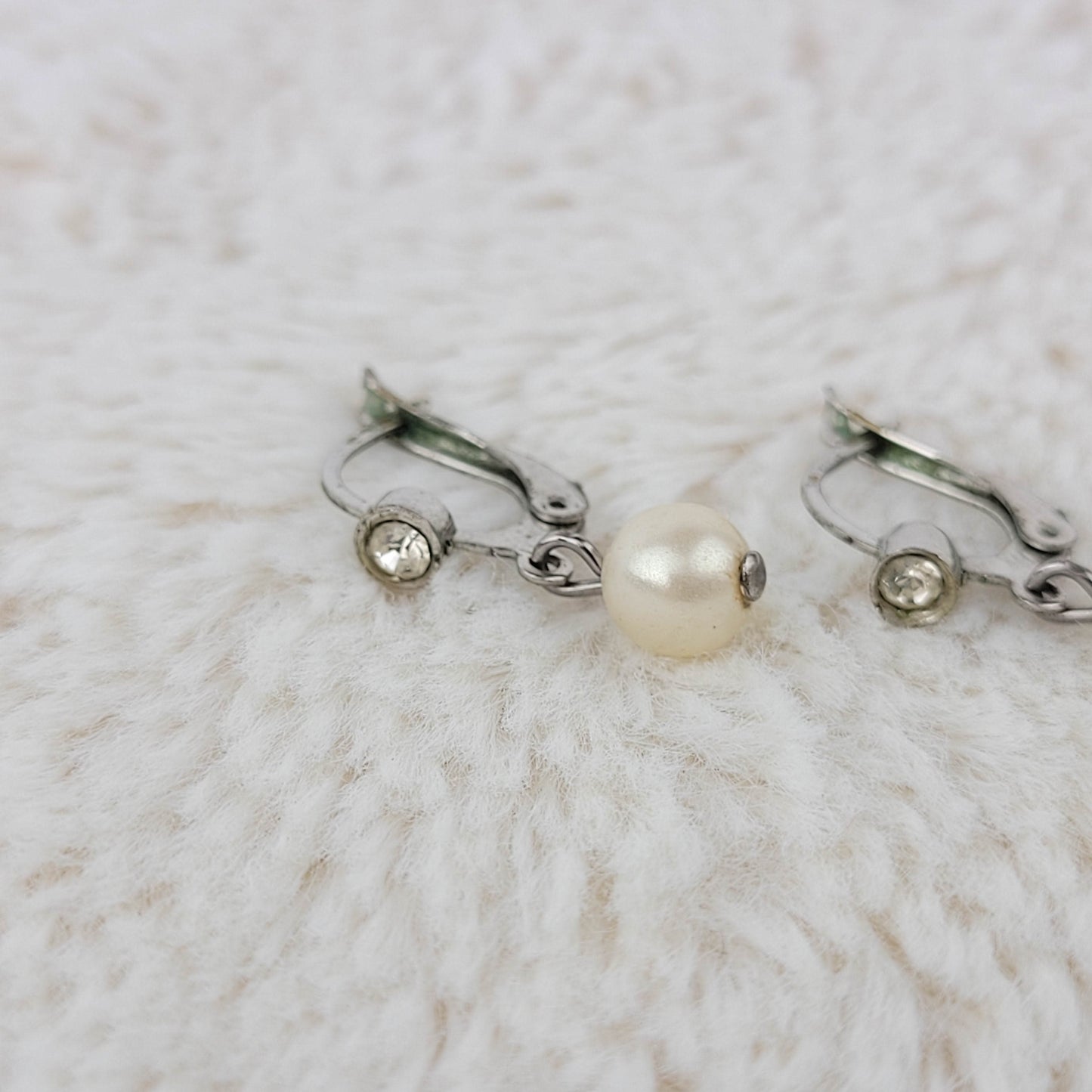 1940's Single Pearl Bead Drop Hook Earrings