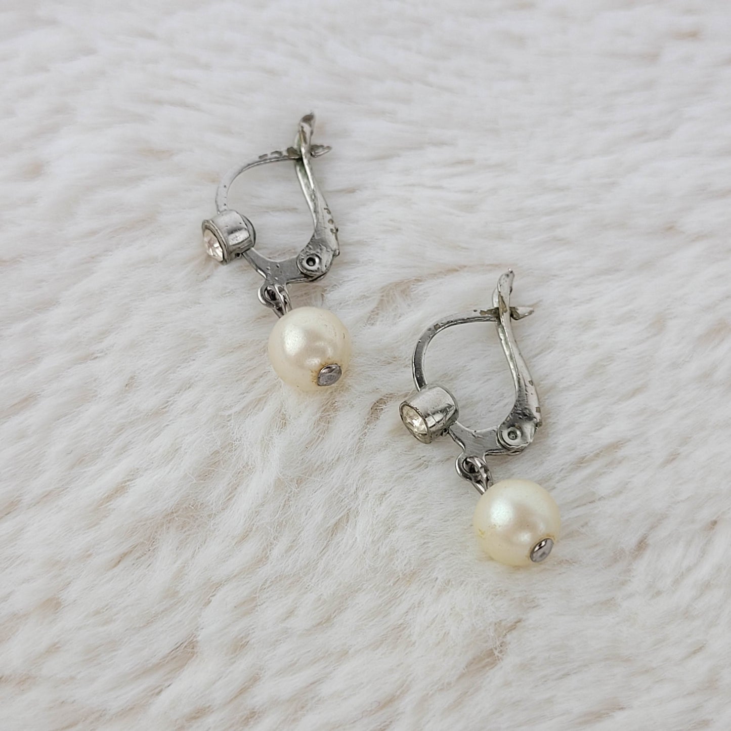 1940's Single Pearl Bead Drop Hook Earrings