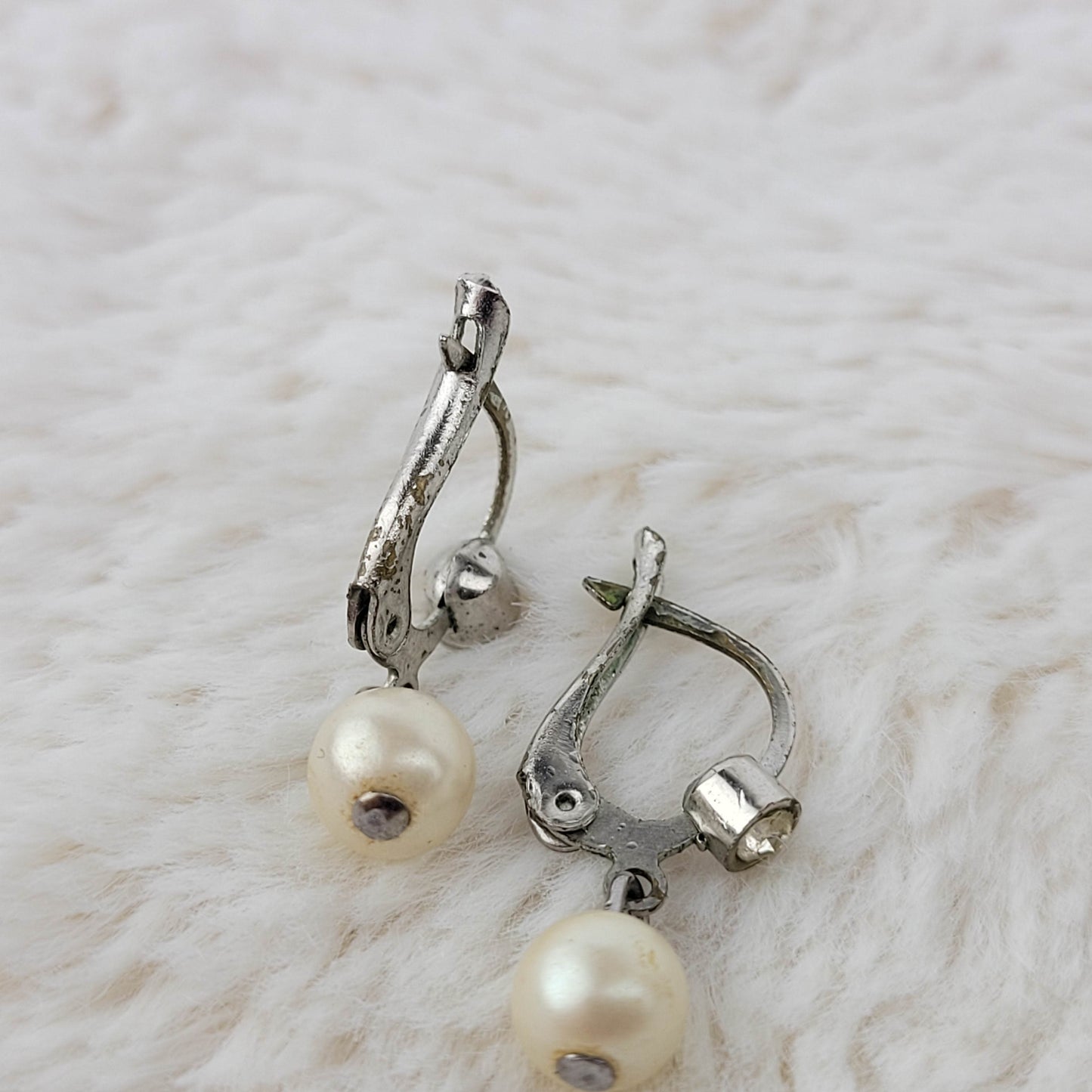 1940's Single Pearl Bead Drop Hook Earrings