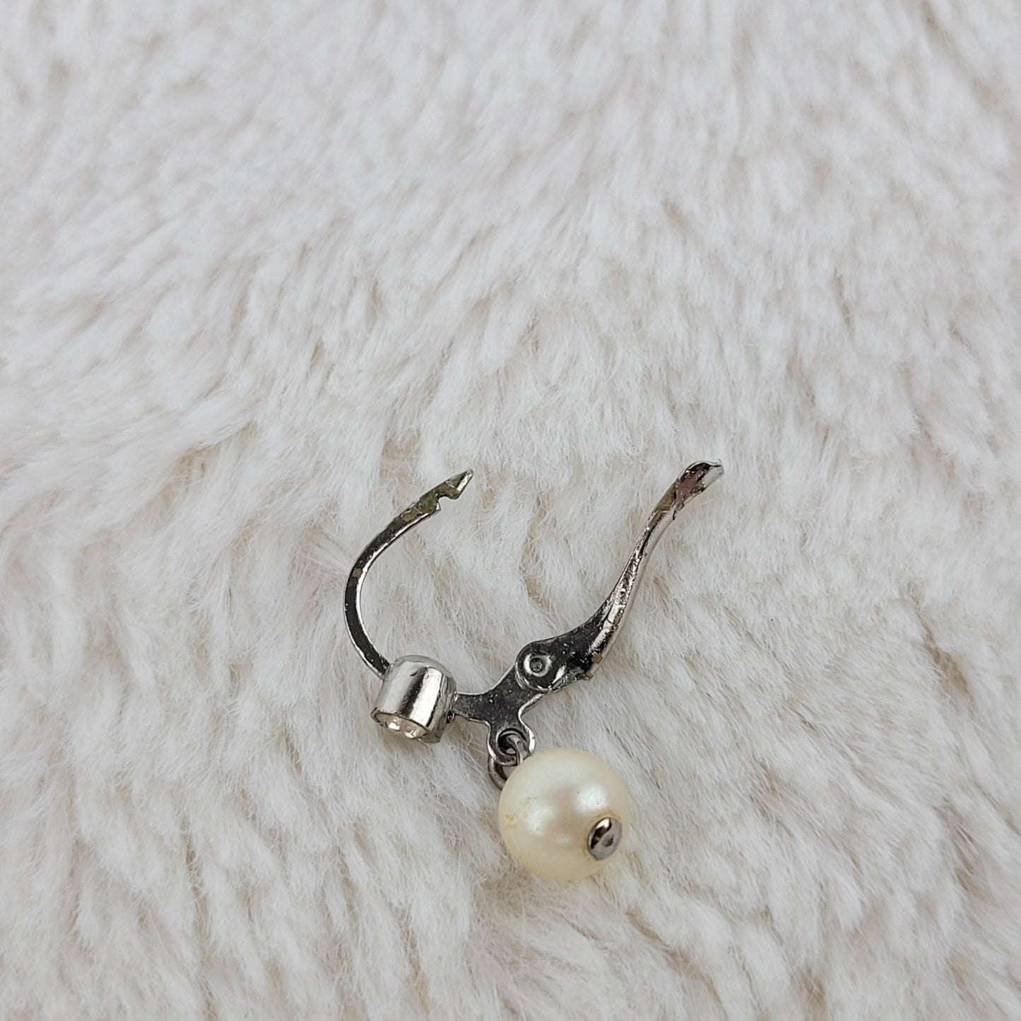 1940's Single Pearl Bead Drop Hook Earrings