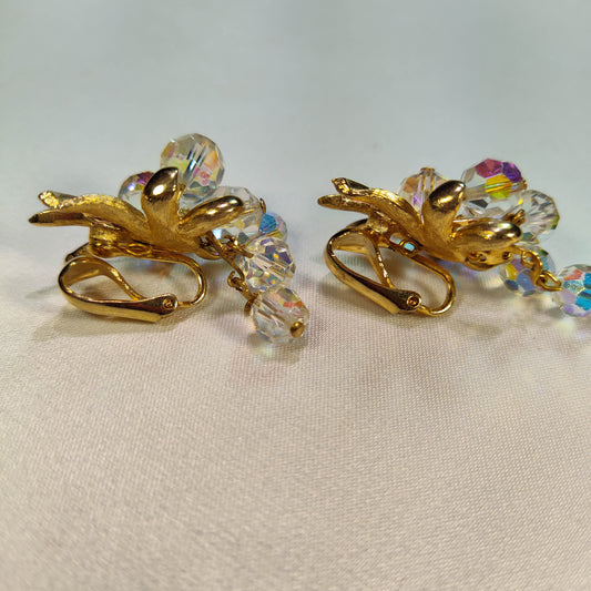 1960's Vintage Gold Tone Metal and Bead Clip Earrings