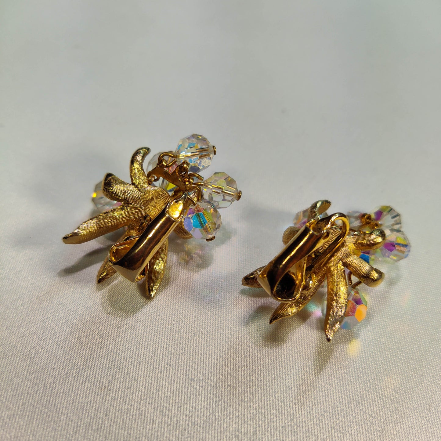 1960's Vintage Gold Tone Metal and Bead Clip Earrings