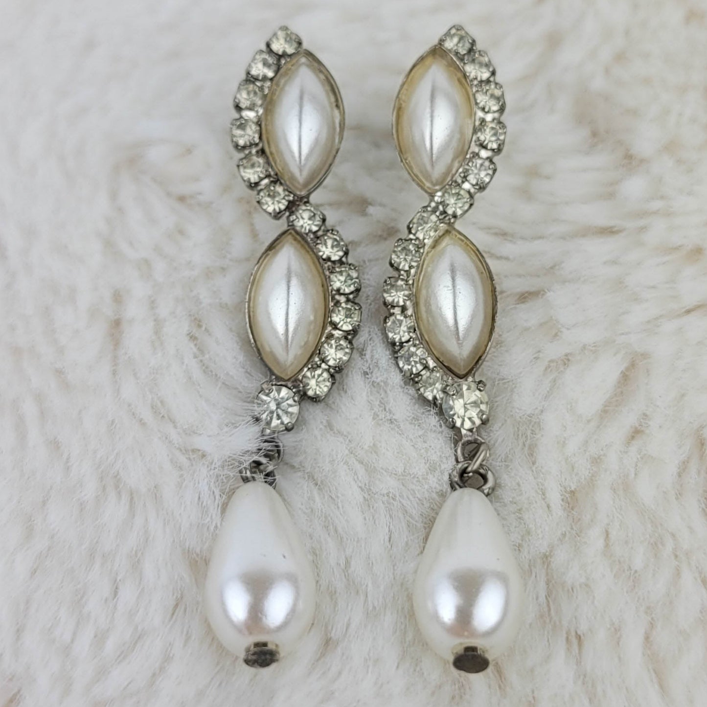 1950's Clear Rhinestone and Pearlescent Dangle Earrings