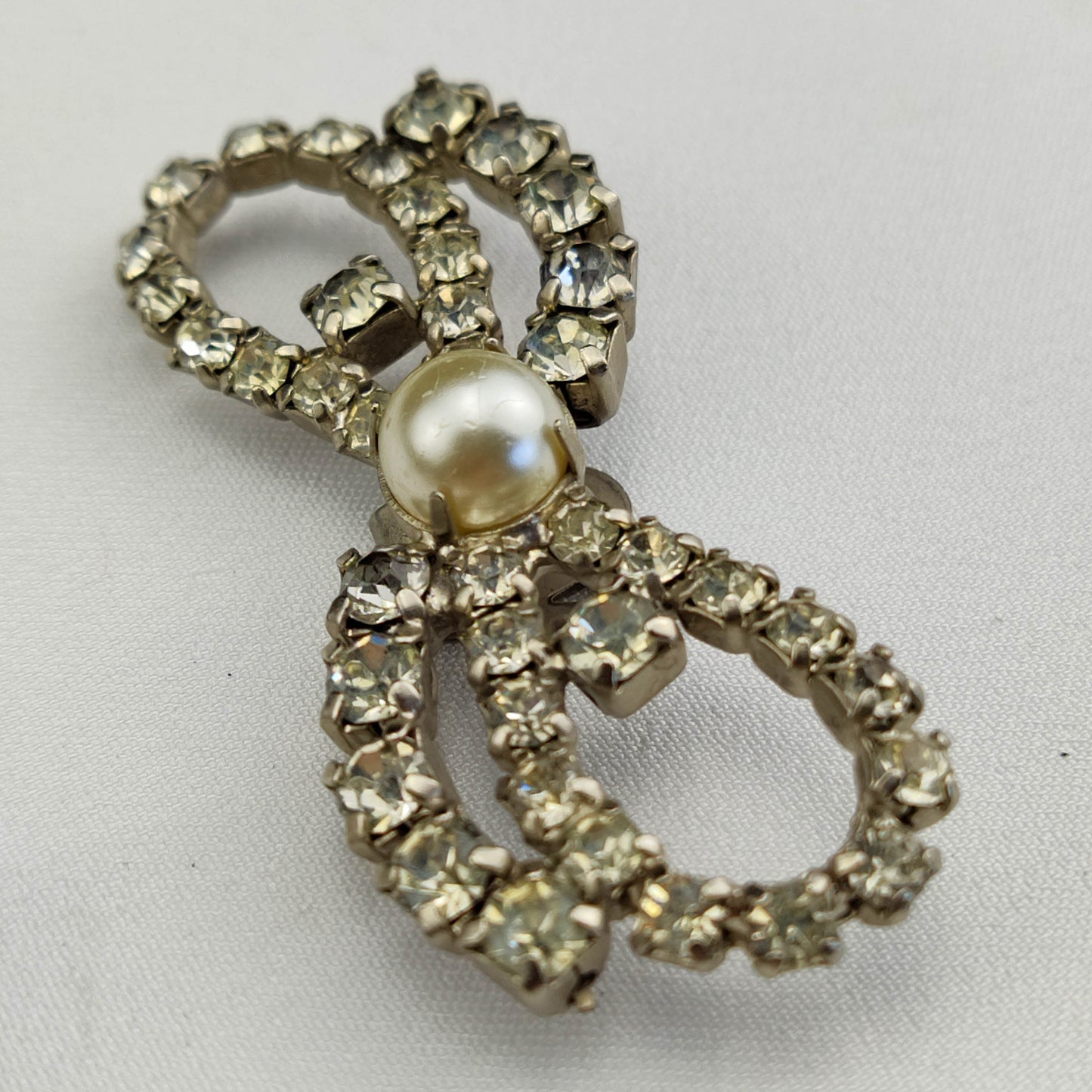 1940's Clear Rhinestone Bow Tie Shoe Clips with a Pearl Bead Center