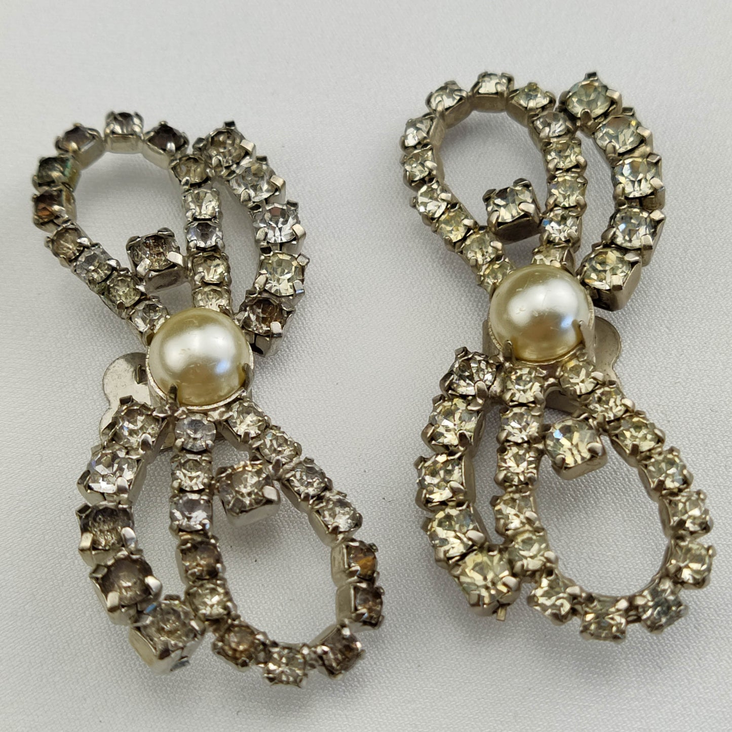 1940's Clear Rhinestone Bow Tie Shoe Clips with a Pearl Bead Center