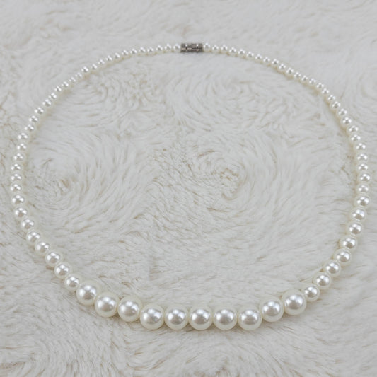 1950s Vintage Necklace with a Single Strand of Cosmetic Pearls