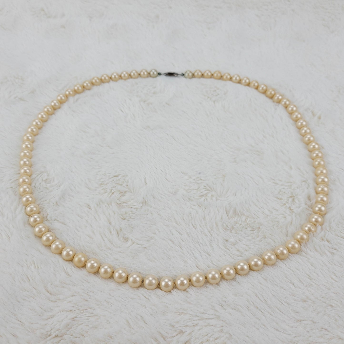 1950's Single Strand Pearl Bead Necklace