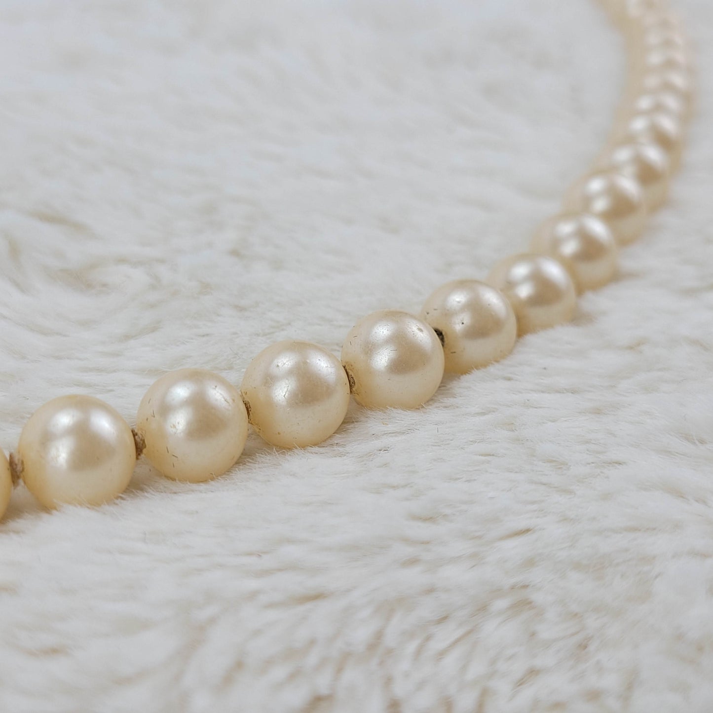 1950's Single Strand Pearl Bead Necklace