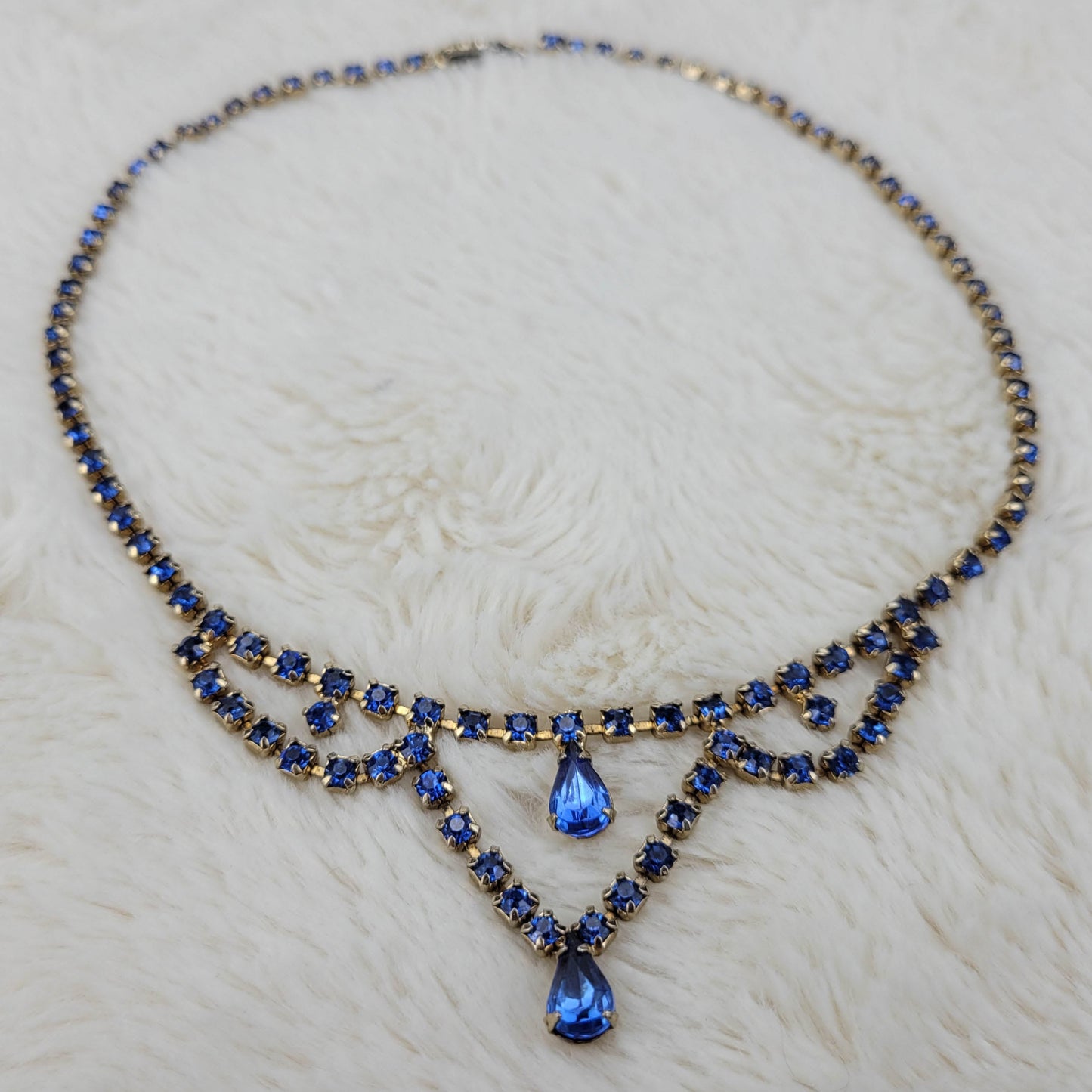 1950's Blue Rhinestone Loop Necklace with Center Rhinestone Drops