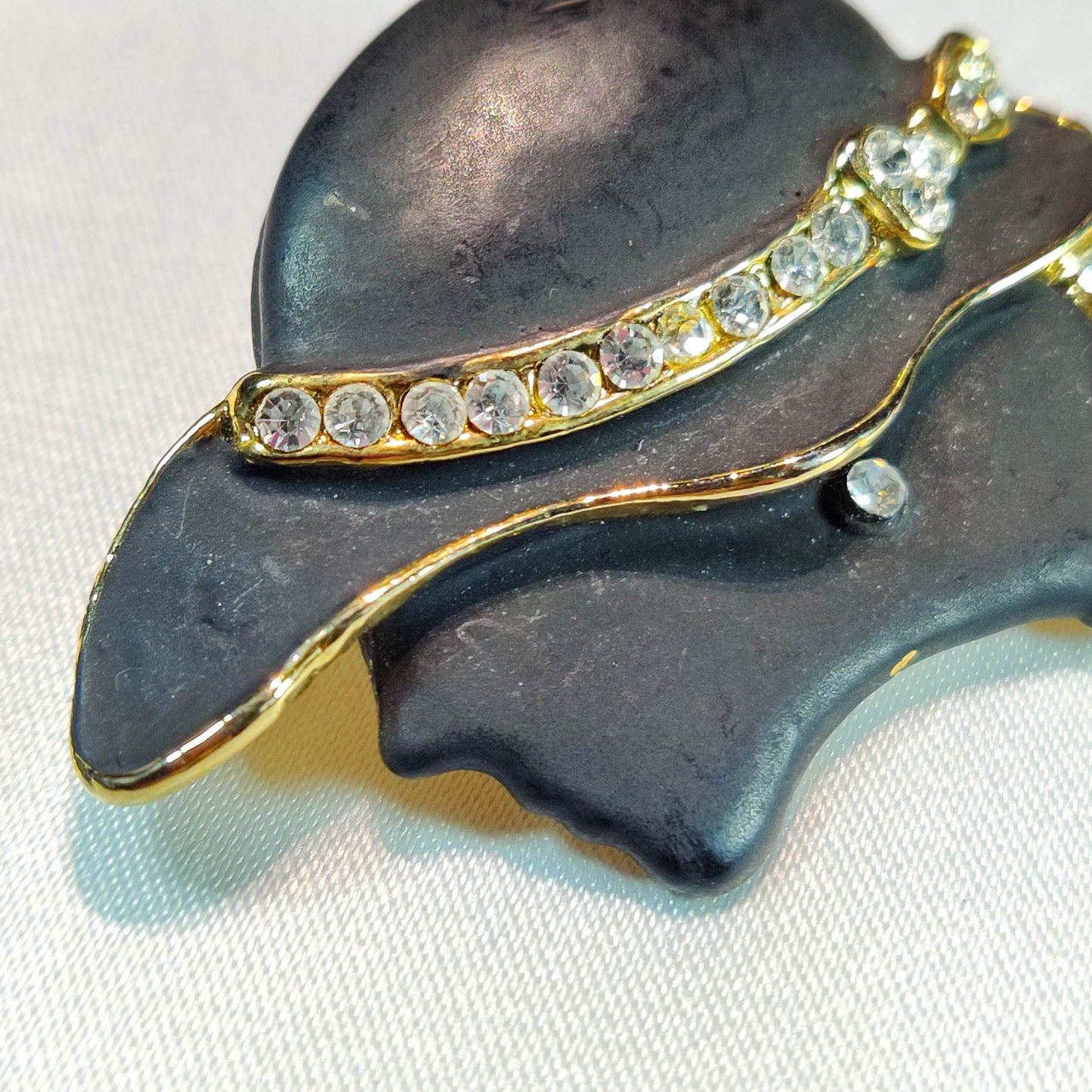 1950's Black on Gold Tone Metal with Clear Rhinestone Flappers Pin