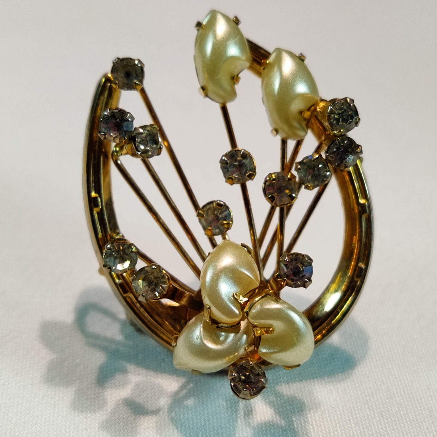 1950's Gold Tone Metal, Rhinestone and Pearl Bead Horseshoe Spray Pin