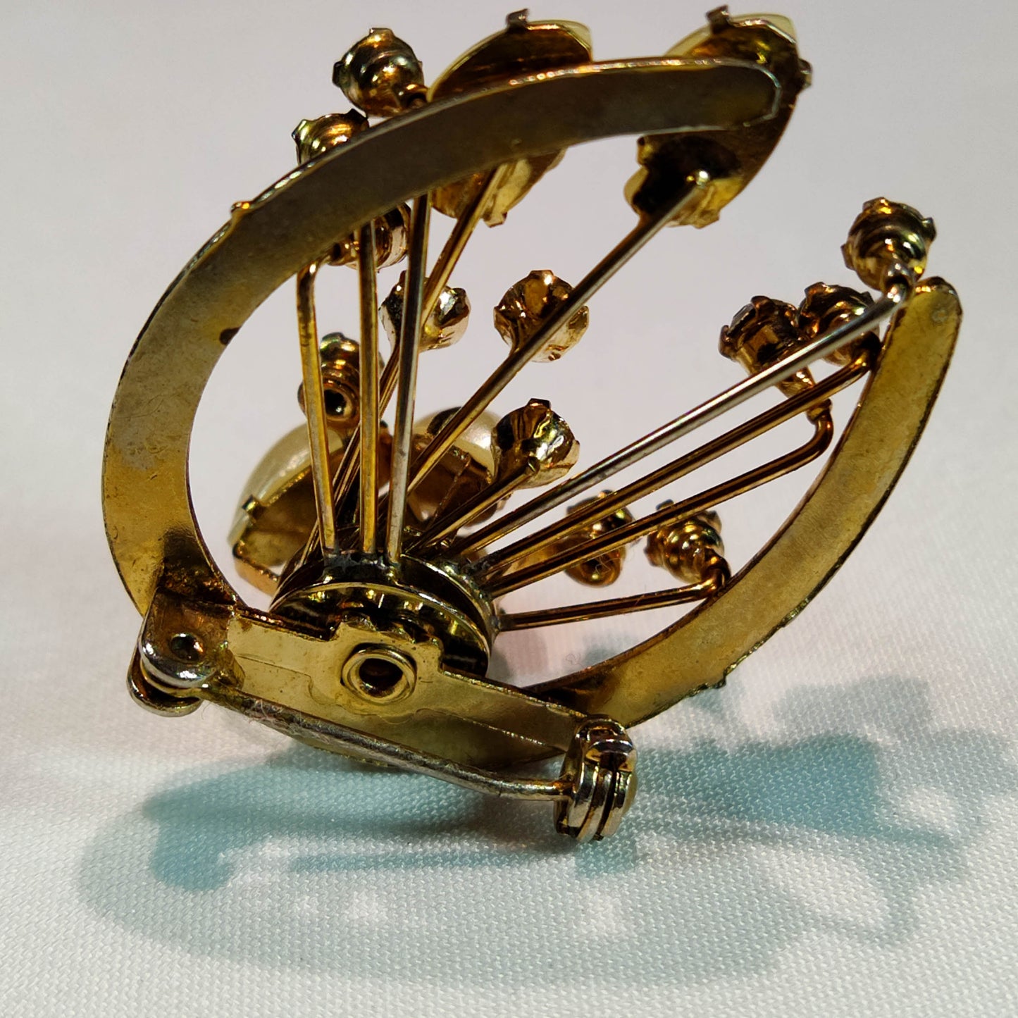 1950's Gold Tone Metal, Rhinestone and Pearl Bead Horseshoe Spray Pin