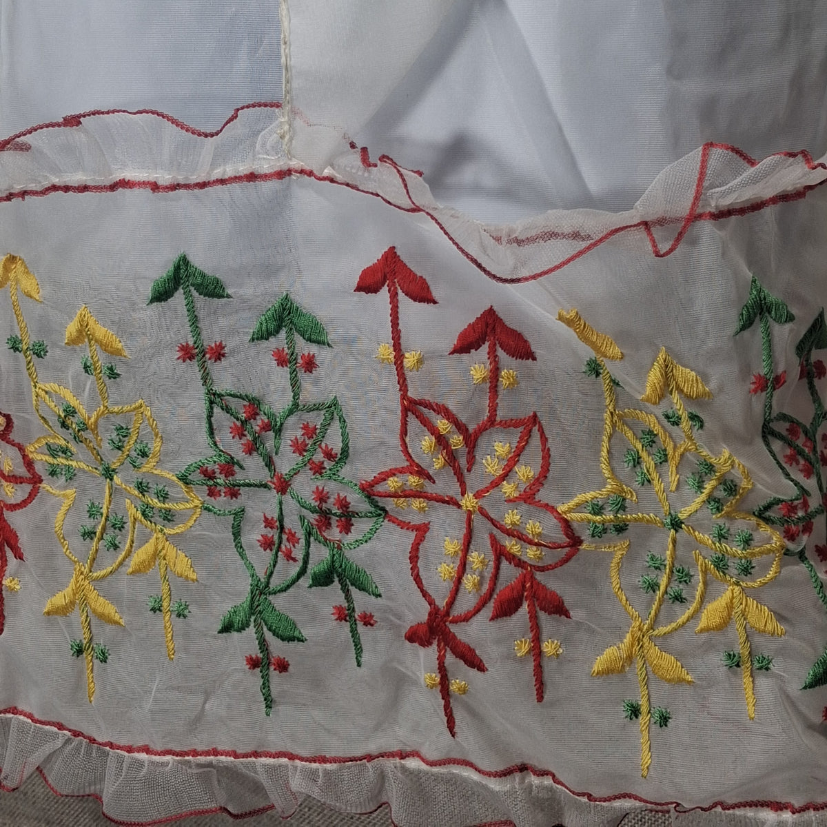 Super Cute Sheer Vintage Apron with Flower Embroidery