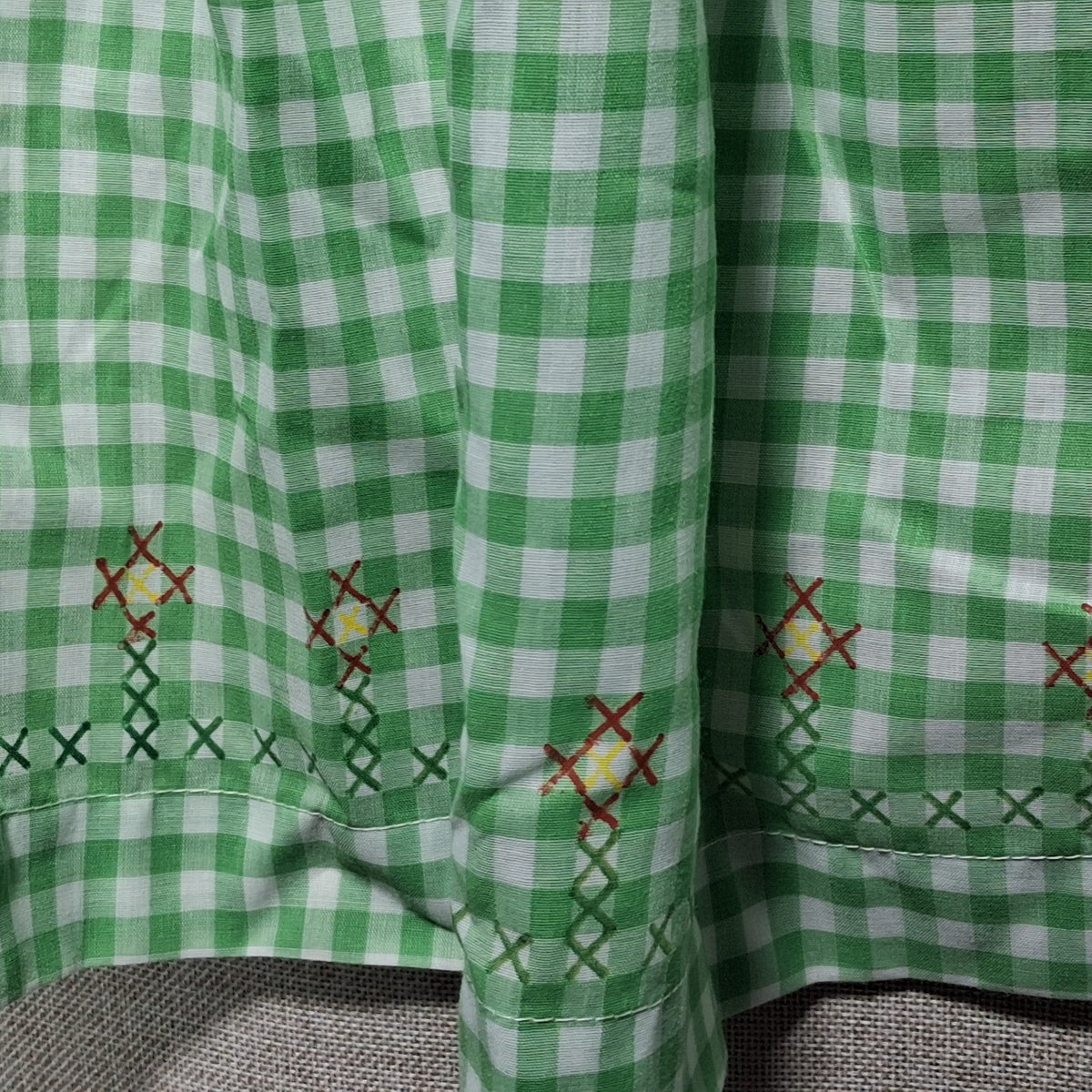 Vintage Cotton Apron in White and Green Checkerboard with a Pocket