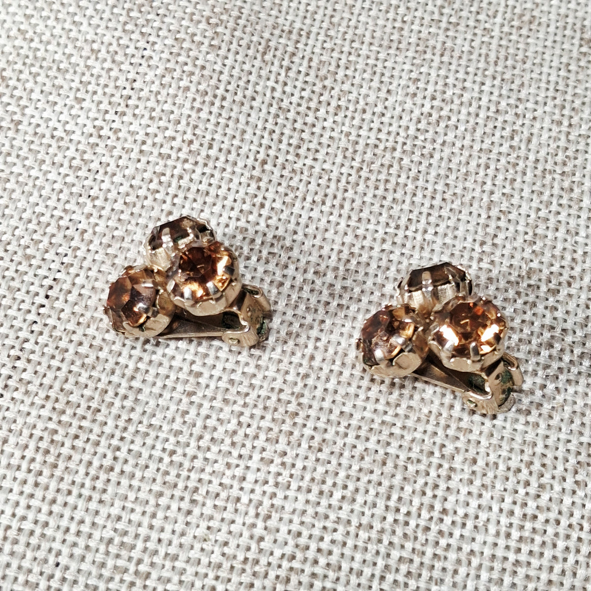 50s Vintage Clip Earrings with Three Root Beer Rhinestones by Weiss