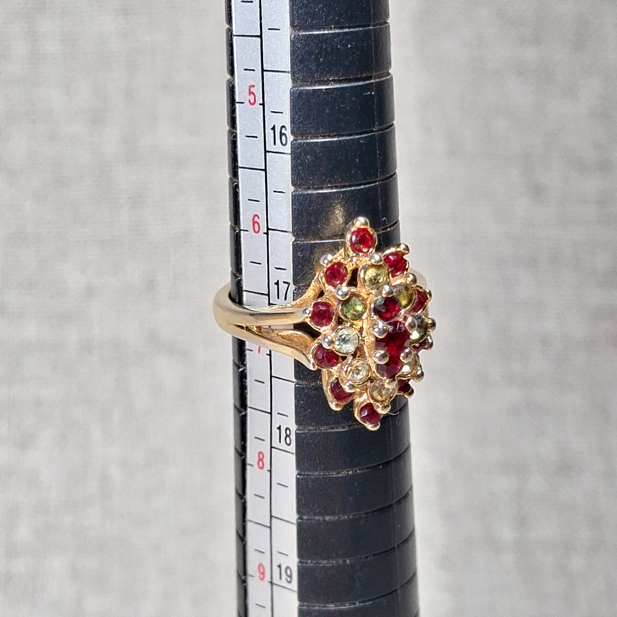 Vintage 18k Gold Plated Ring with Red Rhinestones in a Flower Pattern: Size 7