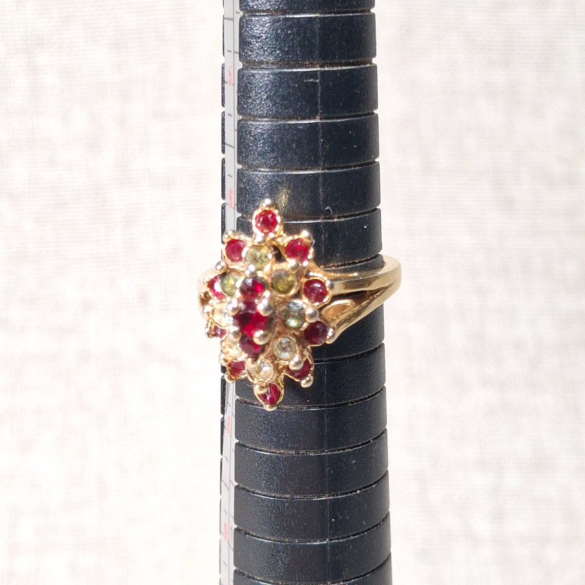 Vintage 18k Gold Plated Ring with Red Rhinestones in a Flower Pattern: Size 7