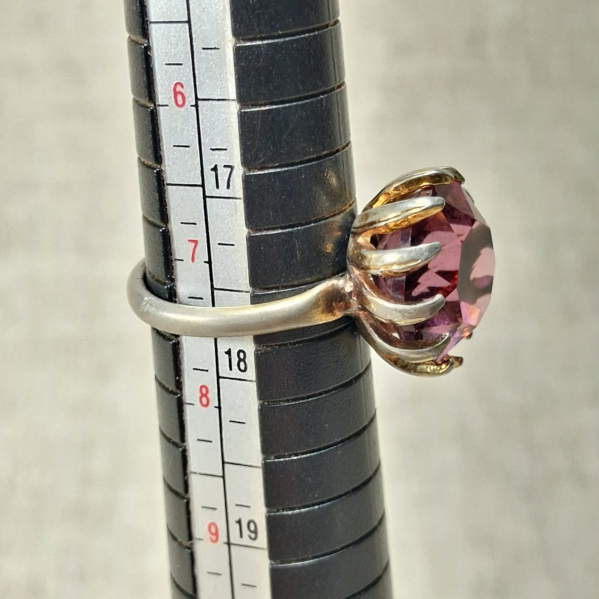 Vintage 10K Gold Plated Ring with a Solitaire Purple Rhinestone Glass: Size 7.5
