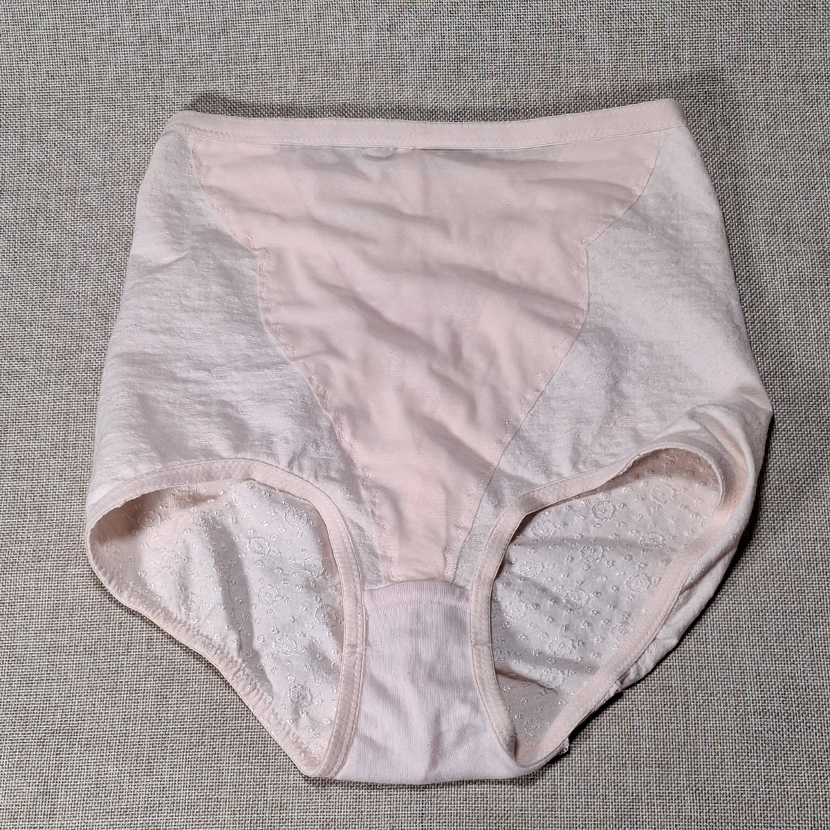 50s Vintage Women's Pink Underpants with Lace and Singular Rhinestone