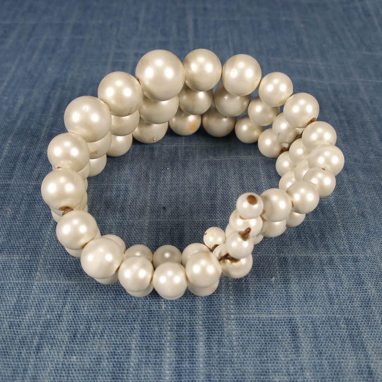 1950s Vintage Cuff Bracelet With Three Rows of Expanding Pearl Beads