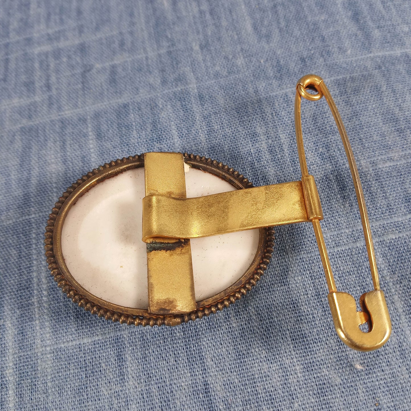 1940s Vintage Cameo Brooch White on Red and Designed to Hide Money
