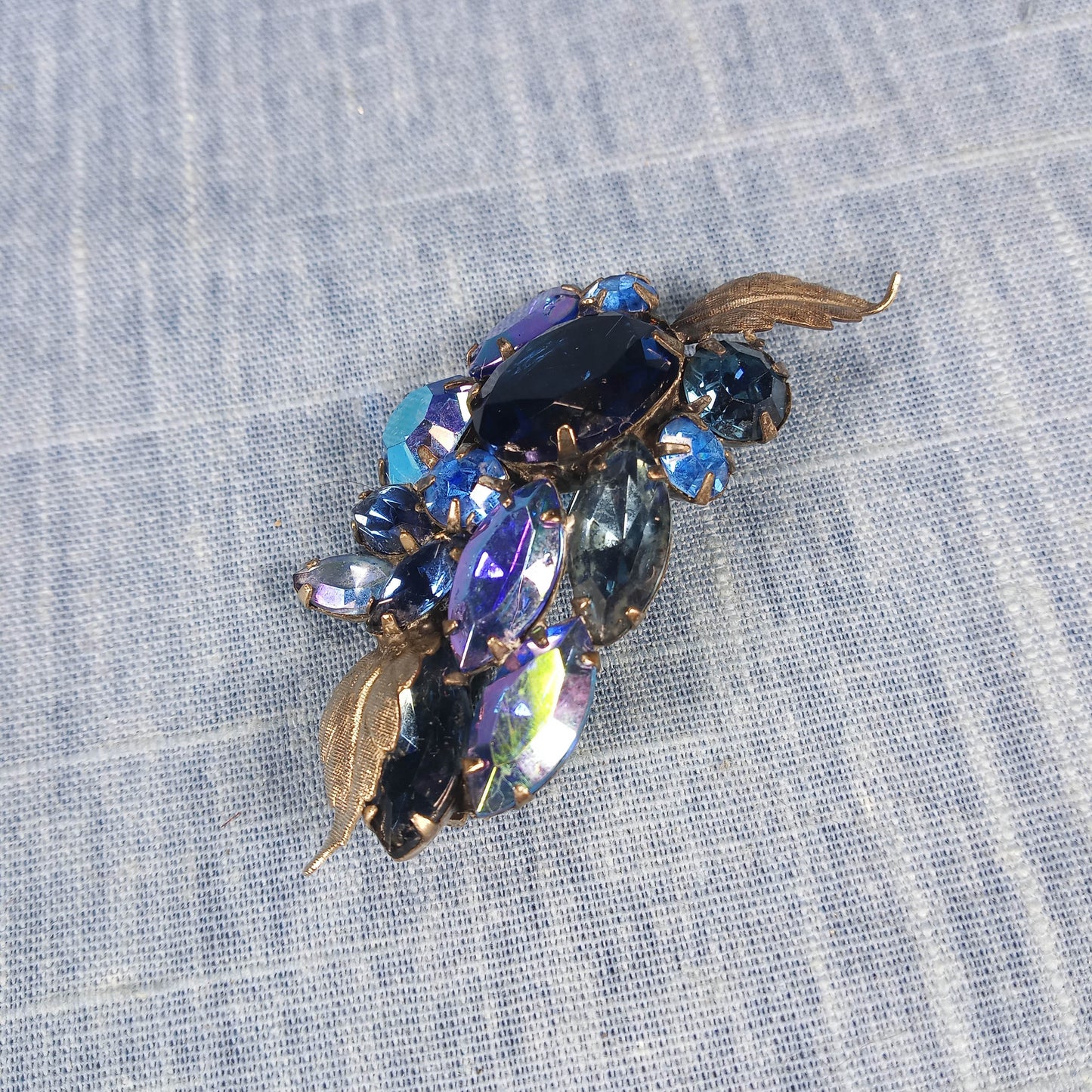 1950s Vintage Pin with Dark Blue Rhinestones and Silver Tone Leaves